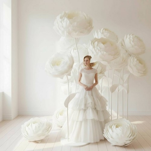 Аренда ростовых бумажных цветов "Пионы белые White/White"